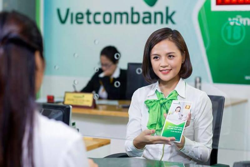 Gửi tiền vào ngân hàng Vietcombank lãi suất bao nhiêu?