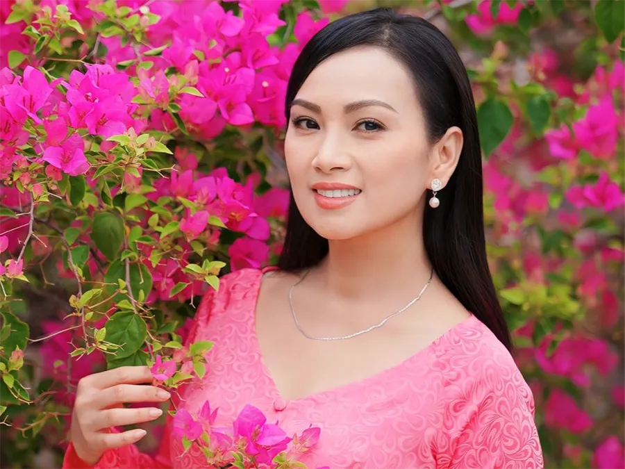 Ca sĩ Hà Phương, vợ của doanh nhân Chính Chu